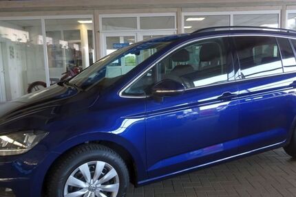 VW Touran 178.965 km 14.950 &euro; Steinbergkirche 24972