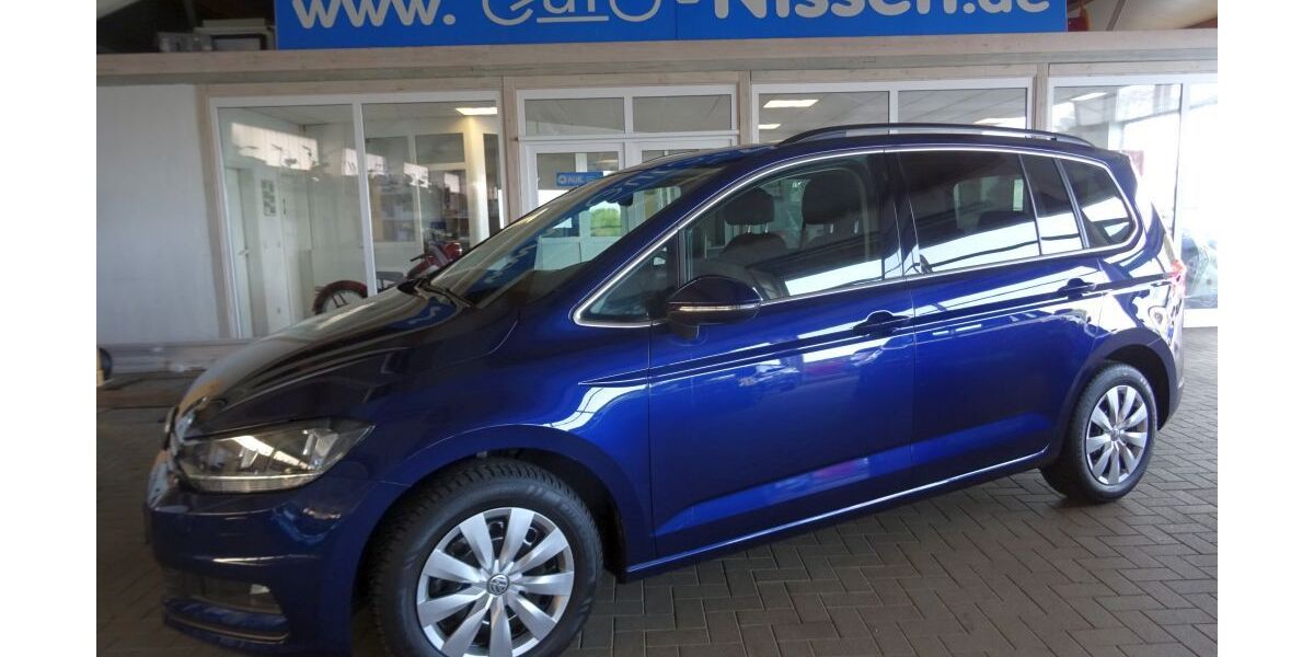 VW Touran 178.965 km 14.950 &euro; Steinbergkirche 24972
