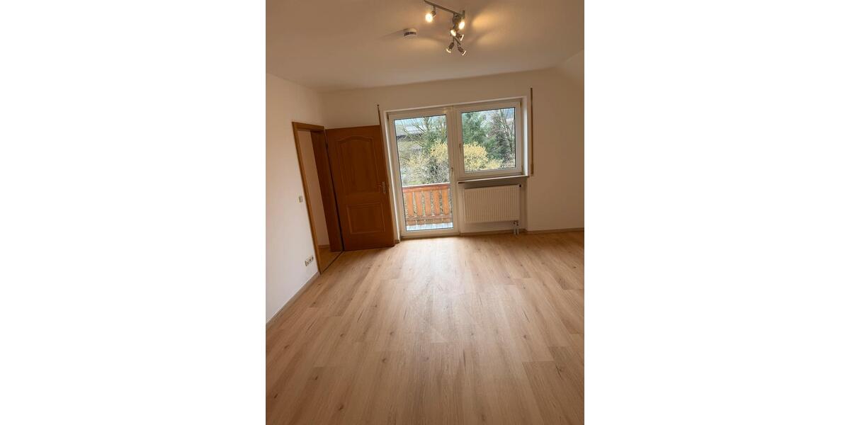 Dachgeschoßwohnung Wertingen - 3 Zimmer, 100 m&sup2;, 925&euro; | Angebot:25238391