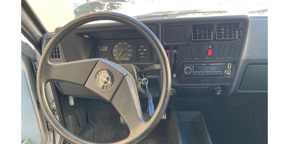 Opel Kadett 9.999 km 4.500 &euro; Stuttgart 73776