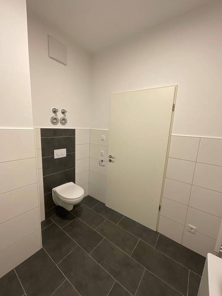 Traumhaft schöne 2 Zimmer Wohnung mit Balkon in Moers zu vermieten