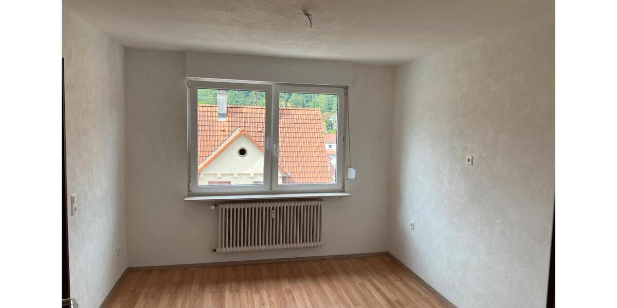 Etagenwohnung Oberndorf am Neckar - 3.5 Zimmer, 81 m&sup2;, 700&euro; | Angebot:26063382