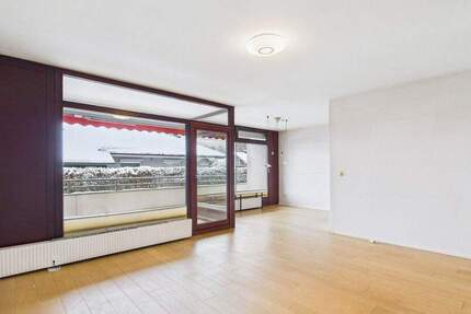 Wohnen Stadtrand Lübeck: Licht, Platz & Komfort in Groß Grönau mit XXL-Balkon & Tiefgarage 3 zimmer