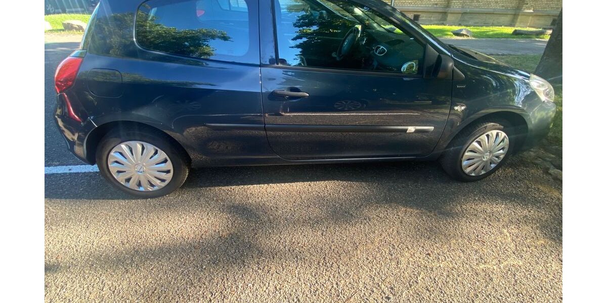 Renault Clio 140.000 km 2.900 &euro; Lahr 77934