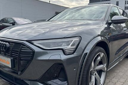 Audi e-tron 43.291 km 45.950 &euro; Hamburg 22047