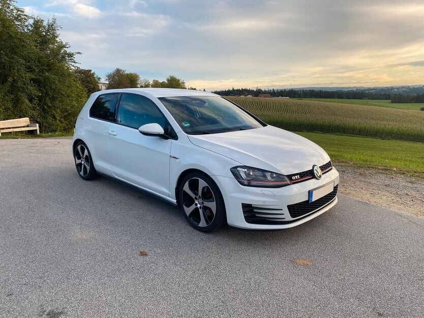 VW Golf 178.000 km 12.250 € Salzweg 94121