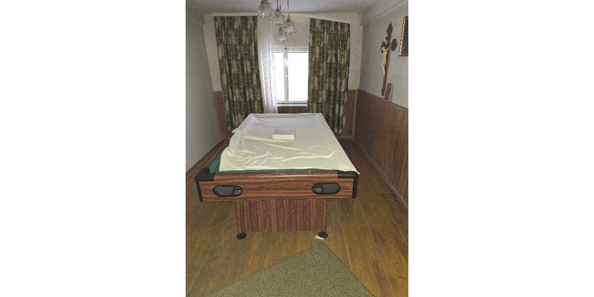 Mehrfamilienhaus, Wohnhaus Bodenmais - 8 Zimmer, 208 m&sup2;, 129.000&euro; | Angebot:25690529