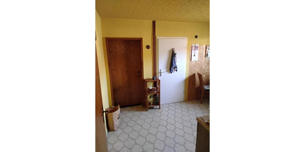 Hochparterre Felsberg - 4 Zimmer, 160 m&sup2;, 1.200&euro; | Angebot:25395523