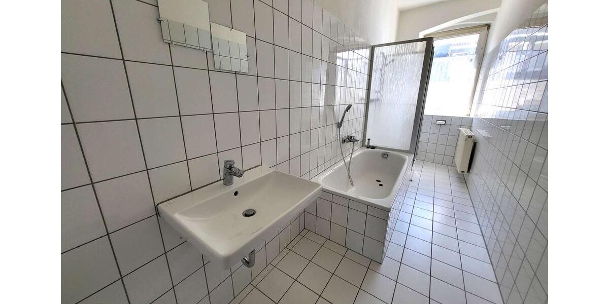 Etagenwohnung Hof Altstadt - 3 Zimmer, 110 m&sup2;, 695&euro; | Angebot:26338552