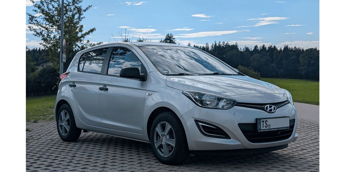 Hyundai i20 89.000 km 4.950 &euro; Traunstein 83278