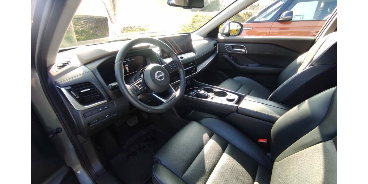 Nissan X-Trail e-Power e-4orce Tekna 4x4 35.698 km 34.000 &euro; Höchstenbach 57629