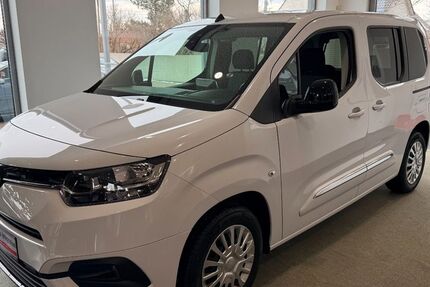 Toyota Proace City 27.650 km 21.999 &euro; Königsbrunn / Augsburg 86343