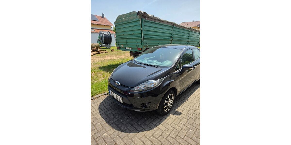 Ford Fiesta 140.000 km 2.100 &euro; Barbing 93092