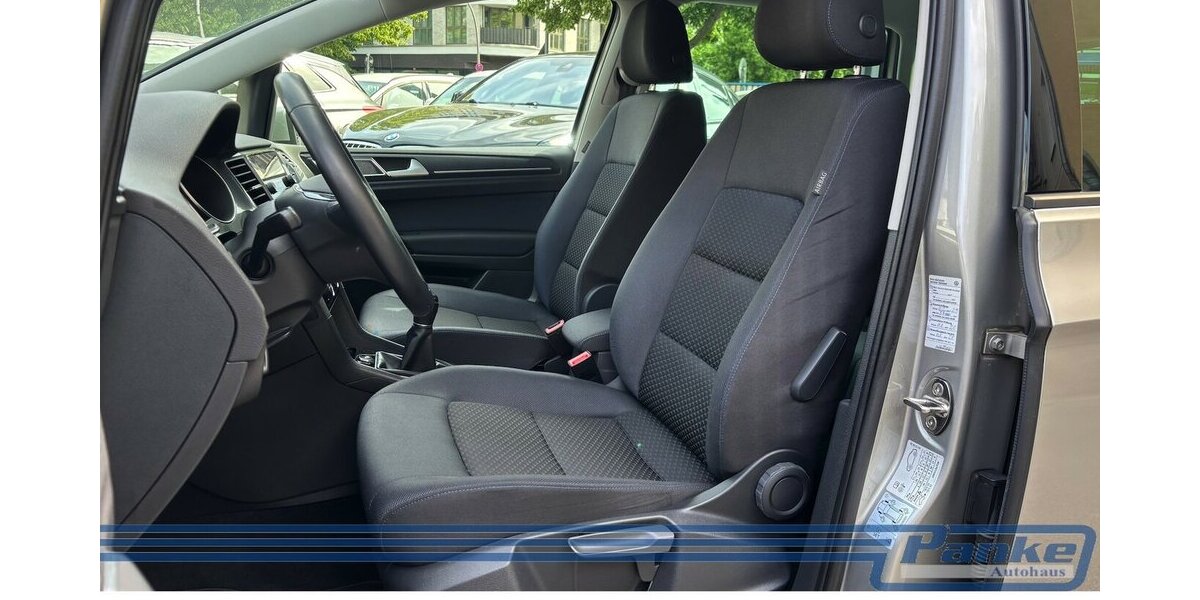 VW Golf Sportsvan United*NAV*SHZ*ACC*PDC*Carplay* 31.877 km 17.990 &euro; Berlin 13187