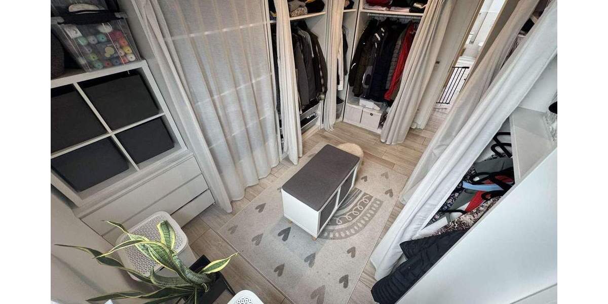 Importiert aus Monday Herr Gerwin 5 zimmer