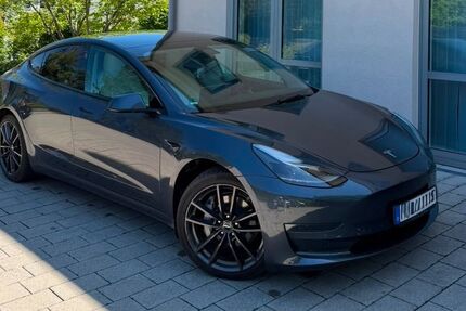 Tesla Model 3 60.030 km 24.990 &euro; Grünwald 82031