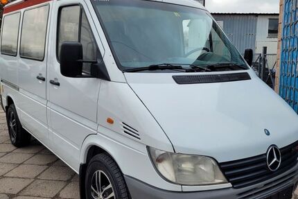 Mercedes-Benz Sprinter 157.800 km 6.900 &euro; Berlin 12277