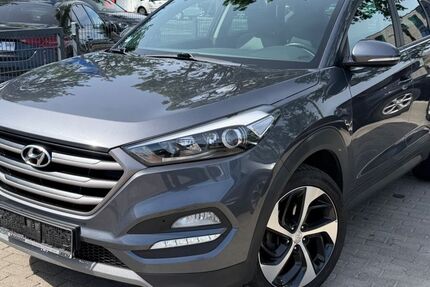 Hyundai TUCSON 99.500 km 12.990 &euro; Schleswig 24837