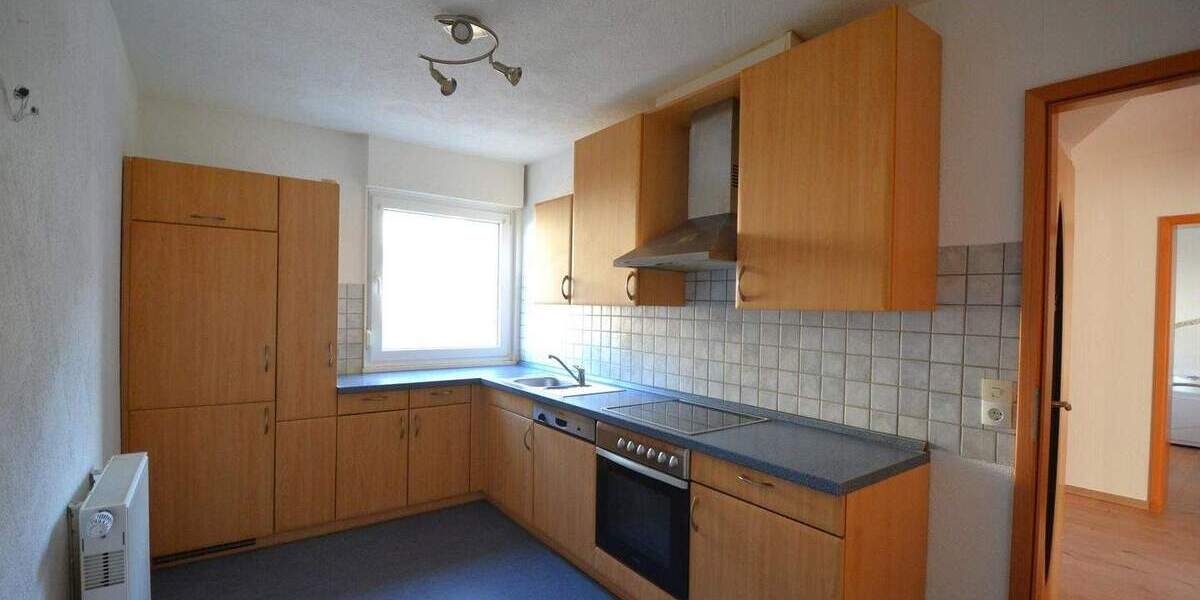 Ruhig gelegenes Wohnhaus mit Balkon, Terrasse, Garage, Carport und Aussicht in Gerolstein-Müllenborn 5 zimmer