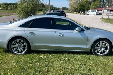Audi A8 124.000 km 22.900 &euro; München 80807