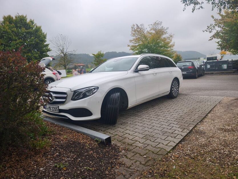 Mercedes-Benz E 220 230.000 km 17.600 € Traunstein 83278