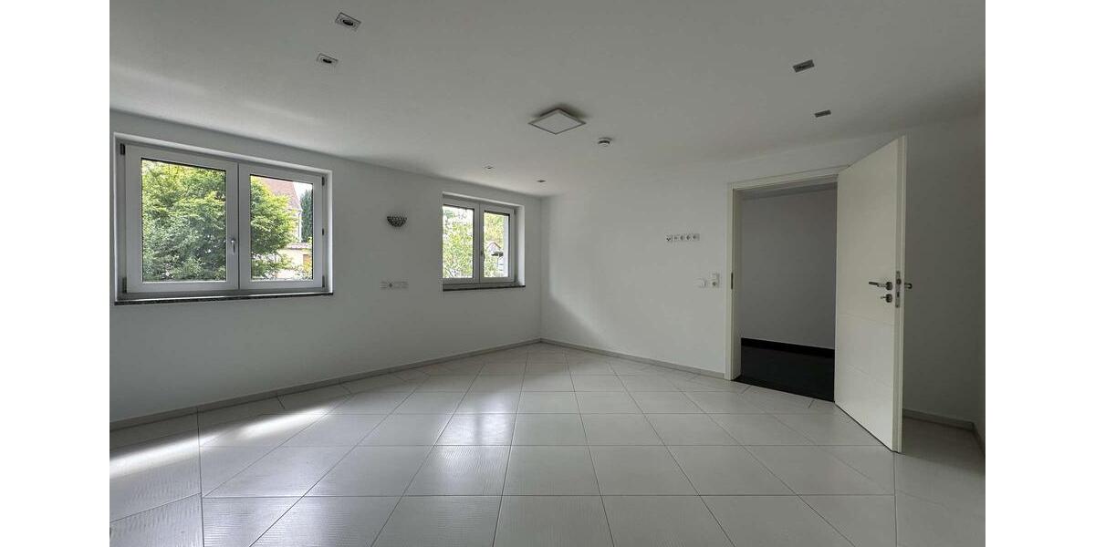Erdgeschoßwohnung Friedberg - 3 Zimmer, 126 m&sup2;, 1.850&euro; | Angebot:26648210