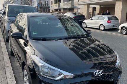 Hyundai i20 67.000 km 10.990 &euro; Frankfurt am Main 60486