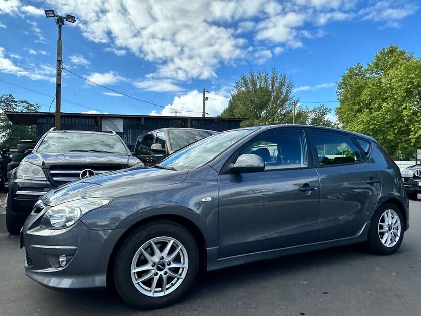 i30