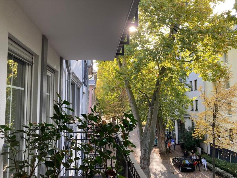 Kurviertel NeubauWohnung - 2 Balkone & direkter Aufzugszugang