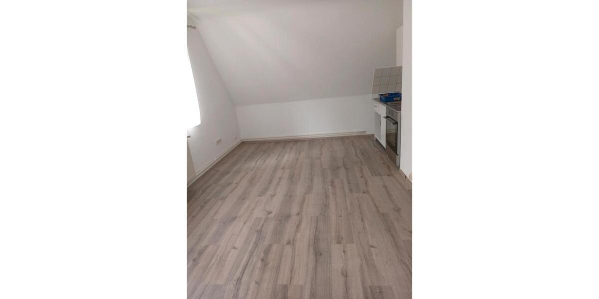 Dachgeschoßwohnung Wilhelmshaven Fedderwardergroden - 4 Zimmer, 44 m&sup2;, 410&euro; | Angebot:25933153
