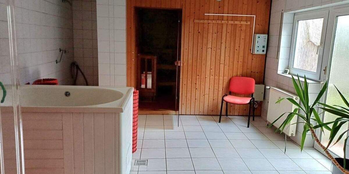Gewerbeobjekt Sankt Ingbert Rohrbach - 9 Zimmer, 280 m&sup2;, 249.000&euro; | Angebot:26584601