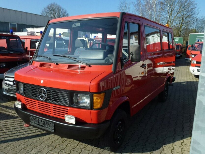 Mercedes-Benz Sprinter 208D Kombi aus 1.Hand, Oldtimer * 210D 30 89.000 km 18.900 € Nürtingen 72622