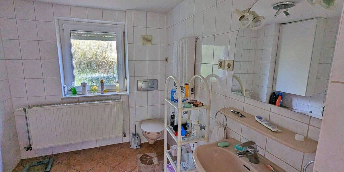 Doppelhaushälfte Hildburghausen Häselrieth - 5 Zimmer, 120 m&sup2;, 49.000&euro; | Angebot:25679321