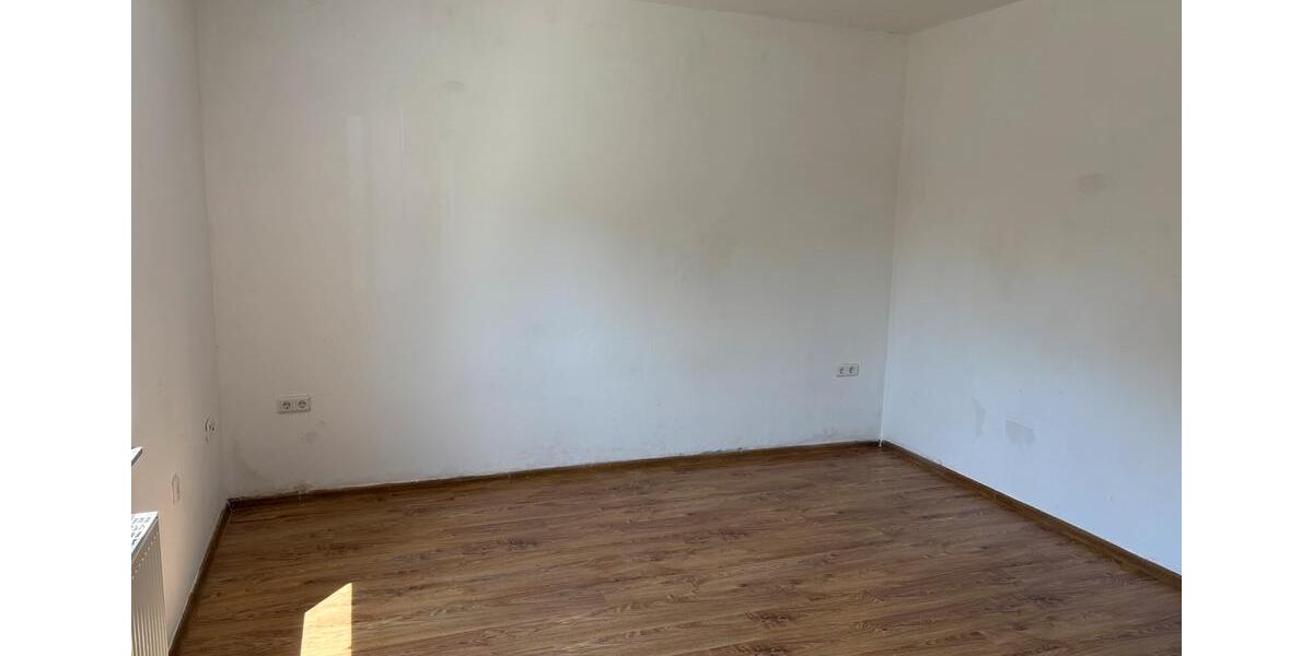 Erdgeschoßwohnung Bebra - 3 Zimmer, 83 m&sup2;, 650&euro; | Angebot:26407532