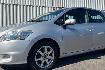 Toyota Auris 77.000 km 5.900 &euro; Berlin 12057