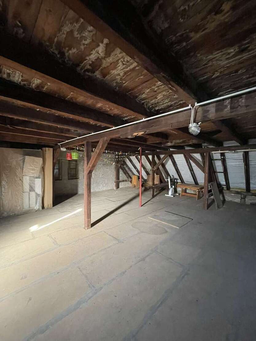 Dachrohling mit Baugenehmigung zum Selbstausbau einer 5 Zimmer Dachgeschosswohnung 5 zimmer