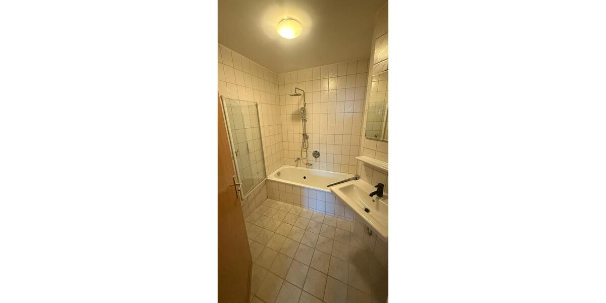 Dachgeschoßwohnung Traunstein - 3 Zimmer, 62 m&sup2;, 289.000&euro; | Angebot:26888086