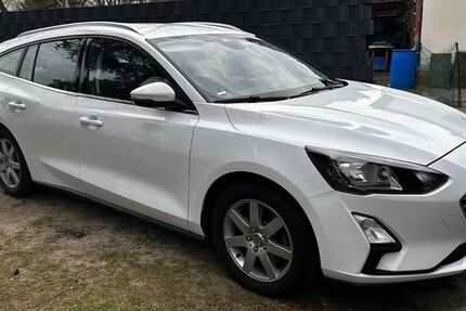 Ford Focus 140.000 km 11.999 &euro; Mögelin 14727