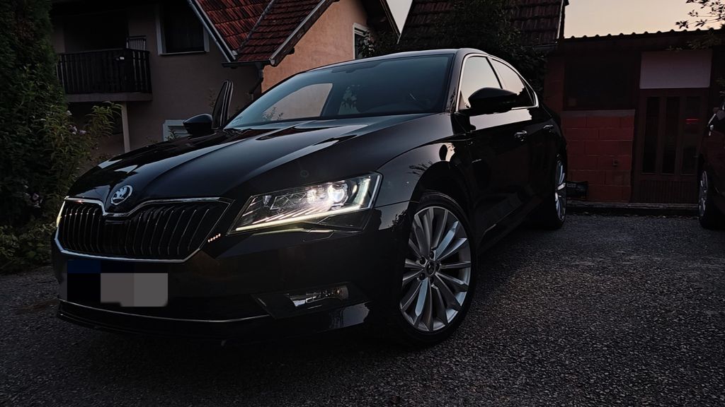 Skoda Superb 79.000 km 19.300 &euro; München 81375
