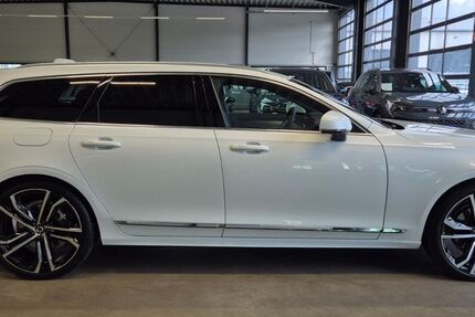 Volvo V90 4.800 km 48.950 &euro; Geesthacht bei Hamburg 21502