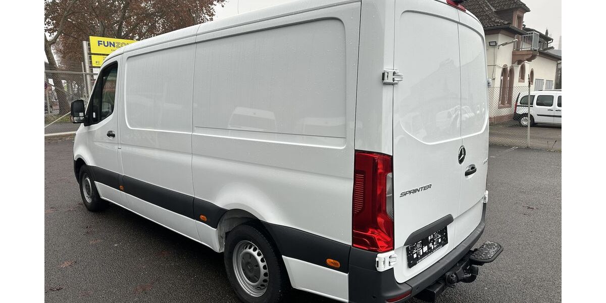 Mercedes-Benz Sprinter 167.119 km 21.896 &euro; Mainz 55122