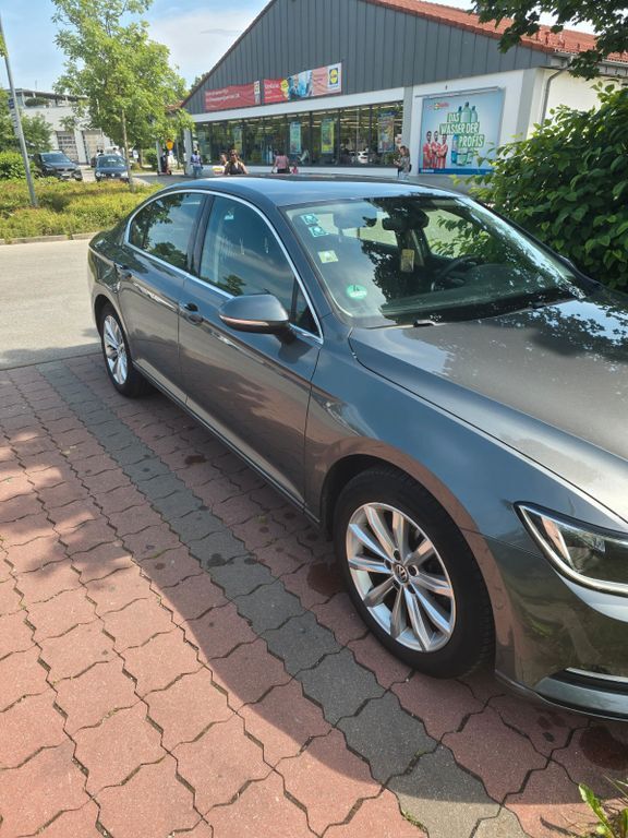 VW Passat 213.000 km 11.000 € München 81241