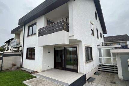 RESERVIERT: Achern-Mösbach: Doppelhaushälfte mit viel Raumangebot und GarageGeräteraum. 8 zimmer