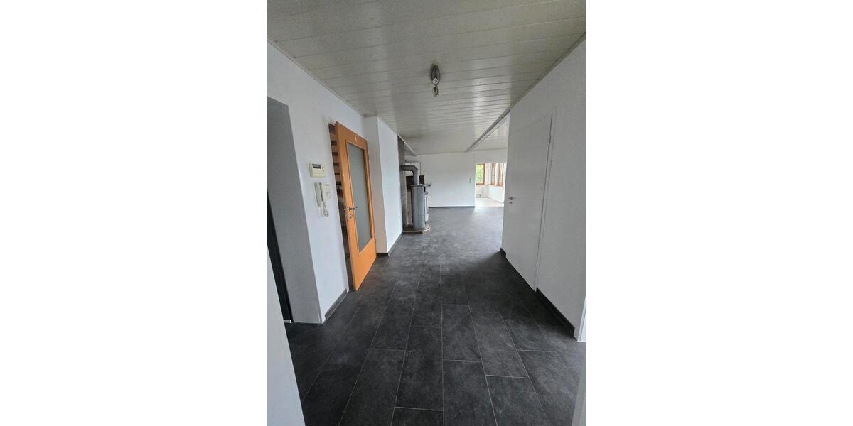 Erdgeschoßwohnung Bad Neustadt an der Saale - 3 Zimmer, 100 m&sup2;, 1.250&euro; | Angebot:26561792