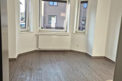Schöne 3-Zimmer Wohnung mit großem Garten !