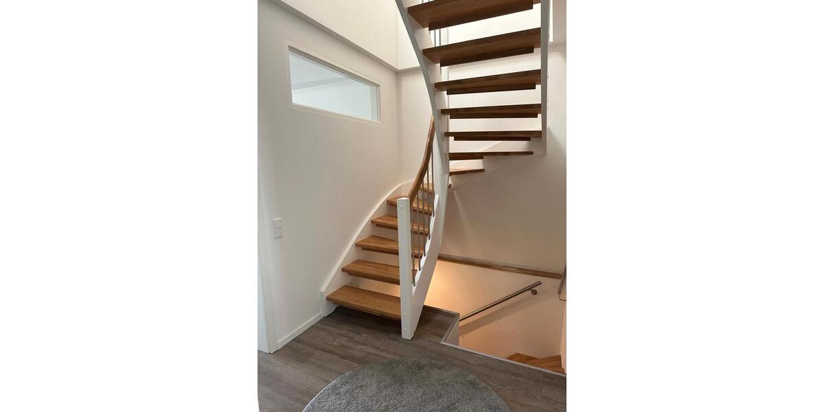 Maisonettenwohnung Schleswig - 6 Zimmer, 155 m&sup2;, 1.500&euro; | Angebot:26426676