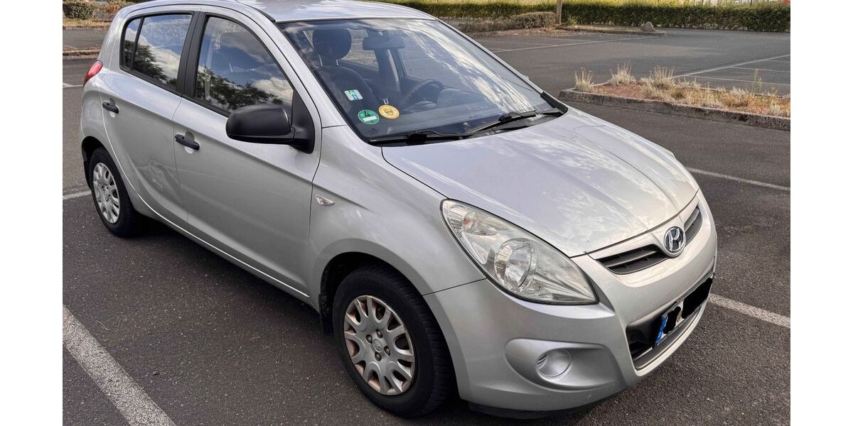 Hyundai i20 140.000 km 2.650 &euro; Alzenau 63755