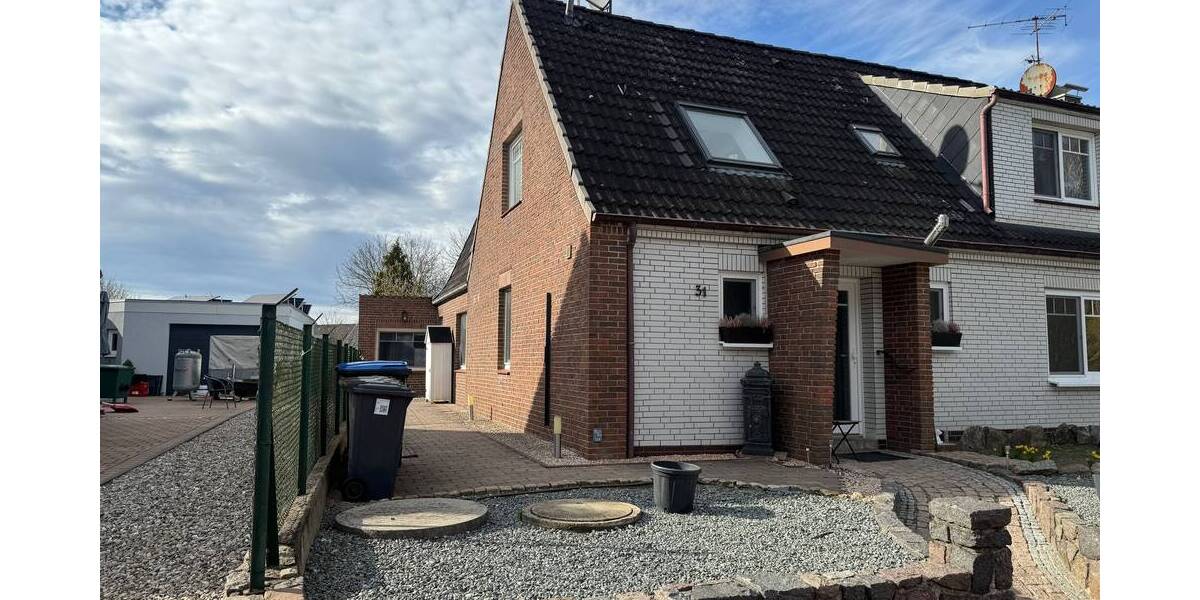 Sanierte 5 Zimmerwohnung in einer Doppelhaushälfte 5 zimmer