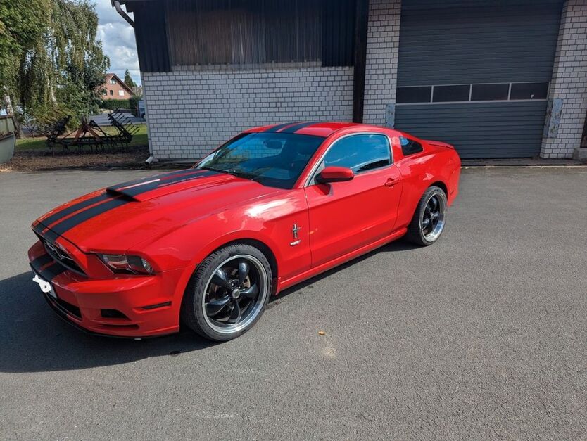 Ford Mustang 193.000 km 14.900 € Werl 59457