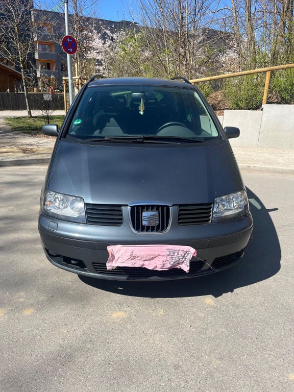 Seat Alhambra 189.316 km 5.300 € München 81249